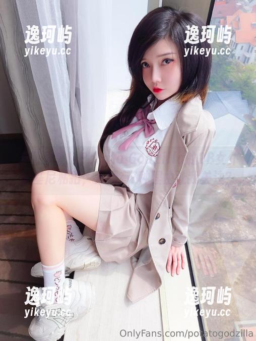 美图飘来！Potato Godzilla的2B女仆比基尼私拍，大概有7种理由让我关注？